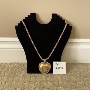 VINTAGE heart pendant necklace